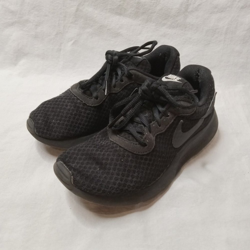 Nike Women’s 6.5 Black/Black Running Sneaker Shoes 812655-002